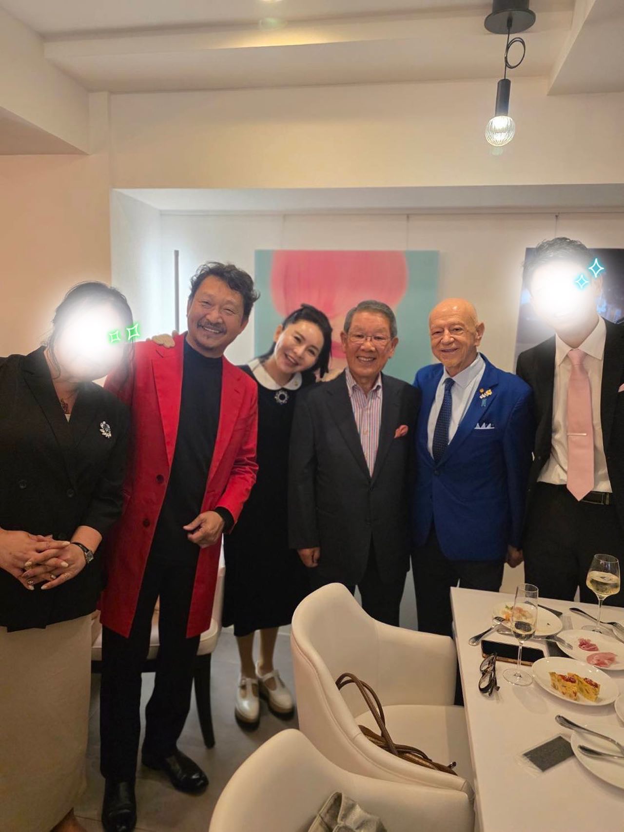 旧友のお祝いにご招待を賜り、大使およびお客様をお連れして参加させていただきました。

常に人への感謝を忘れないご本人のご人徳が、そのまま会の和やかで温かい雰囲気として表れており、参加された皆さま笑顔で誠に心に残るひとときとなりました。

あらためておめでとうございます。