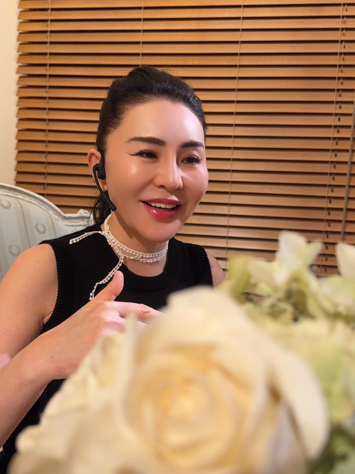 本日は、弊社年間会員様向けオンライン講座の2026年度初回開催でごさいました。

ご多用の中、たくさんの皆様にご参加いただき、御礼申し上げます。

この仕事を始めてから現在までずっと、私自身のポリシーとして、顔と名前が一致し、一人ひとりと真摯に向き合える人数のみをお引き受けしております。
 クライアントの皆様に関わらせていただく以上、 決して片手間で関わることはできないと考えているためです。
 ここ数年は新規募集を停止しており、今年も既存会員様の更新のみとさせていただきました。

本年も引き続き必要としていただけることに感謝し、皆様と伴走できる一年にしてまいります。

「努力に勝る天才なし」とありますが、 2026年は努力だけでは乗り越えられない局面も多く、 運の要素がこれまで以上に重要となる一年です。

だからこそ、準備と選択、そして流れを読む力を、皆様と共に磨いていけたらと考えております。

本年もどうぞよろしくお願いいたします🐎